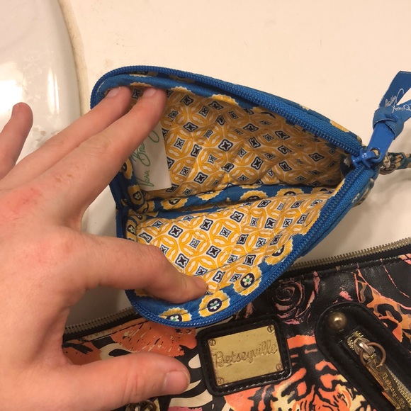 Wallet - Picture 2 of 3